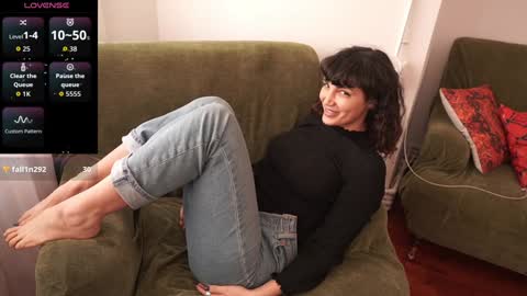 Snapshot of venus_in_jeans chatting on 03/07/26, 10:56 Bella online show from 03/07/26, 10:56