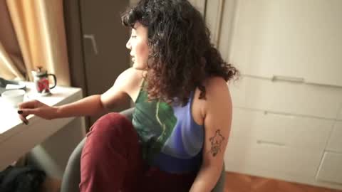 Snapshot of venus_in_jeans chatting on 05/21/26, 11:39 Bella online show from 05/21/26, 11:39