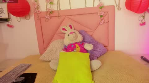 Snapshot of venus_latin_01 chatting on 10/01/25, 01:00 Mary online show from 10/01/25, 01:00