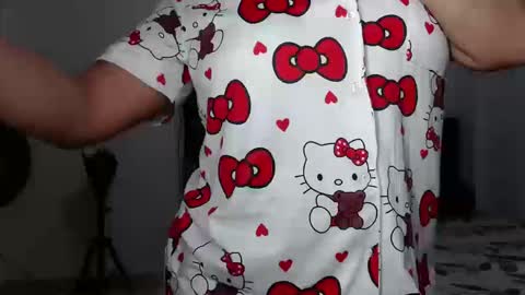 venus_menoza online show from 10/17/25, 09:50