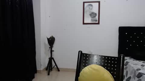 venus_menoza online show from 10/19/25, 12:50