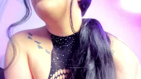 Snapshot of venus_naughty_1 chatting on 10/17/25, 01:20 Sofi online show from 10/17/25, 01:20