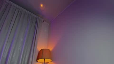 Snapshot of venus_naughty_1 chatting on 06/12/26, 01:04 Sofi online show from 06/12/26, 01:04