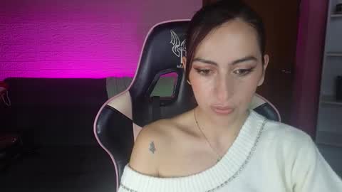 Snapshot of venus_s___ chatting on 11/30/25, 01:42 Sofi online show from 11/30/25, 01:42