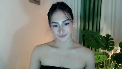 Snapshot of venus_sunrise07xx chatting on 11/07/25, 08:42 Venus Sunrise Bombshell online show from 11/07/25, 08:42