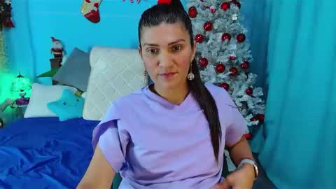 Snapshot of venus_swet chatting on 12/18/24, 01:15 Catalina online show from 12/18/24, 01:15