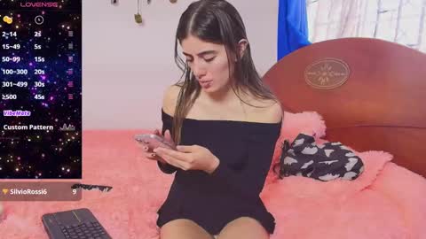 Snapshot of venus_wildeex chatting on 01/18/25, 07:48 Andrea online show from 01/18/25, 07:48