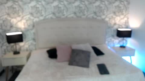 Snapshot of venusandrea29 chatting on 05/21/26, 12:01 Venus online show from 05/21/26, 12:01