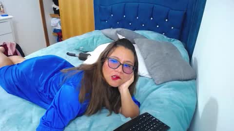 Snapshot of venushot1xx chatting on 11/27/25, 09:11 venushot1xx online show from 11/27/25, 09:11