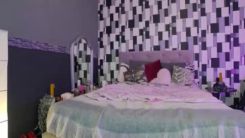 Snapshot of venusinylons chatting on 12/22/25, 01:52 venusinylons online show from 12/22/25, 01:52