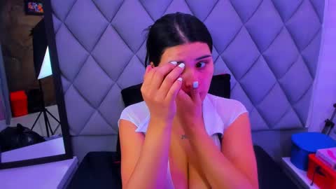 Venusowen  online show from 12/17/25, 12:55