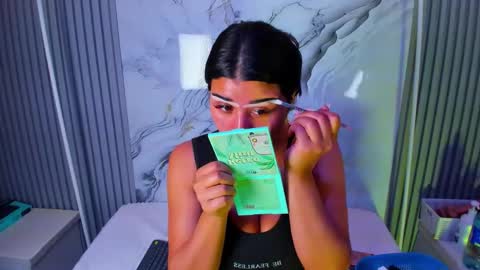 Snapshot of venusowen_ chatting on 06/05/26, 02:34 Venusowen online show from 06/05/26, 02:34