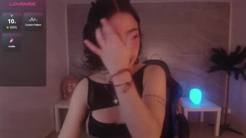 Snapshot of venuss09_s chatting on 09/24/25, 01:47 venuss online show from 09/24/25, 01:47