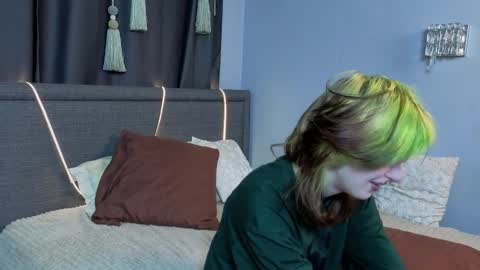 Erica online show from 09/25/25, 08:12