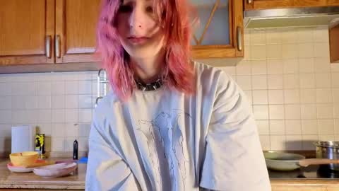 Erica online show from 05/15/26, 08:05