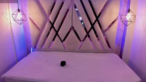 Domelipa  online show from 02/21/25, 12:06