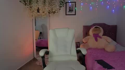 Snapshot of verasilk chatting on 03/07/26, 03:36 Verasilk online show from 03/07/26, 03:36