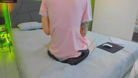 Snapshot of verawattss chatting on 02/27/26, 02:11 Vera online show from 02/27/26, 02:11