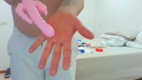 Snapshot of vergagolosa22 chatting on 12/23/25, 04:54 vergagolosa22 online show from 12/23/25, 04:54