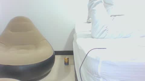 Snapshot of vergagolosa22 chatting on 02/16/26, 01:02 vergagolosa22 online show from 02/16/26, 01:02