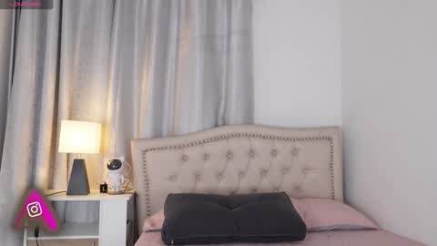 Snapshot of vero_cam chatting on 12/24/24, 02:10 vero_cam online show from 12/24/24, 02:10