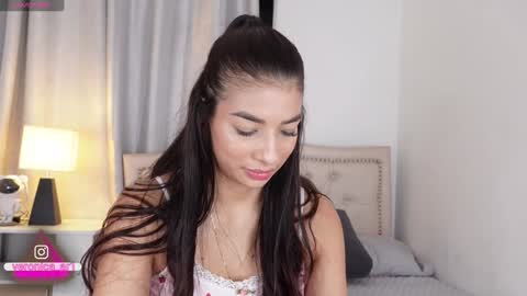 Snapshot of vero_cam chatting on 01/05/25, 01:03 vero_cam online show from 01/05/25, 01:03