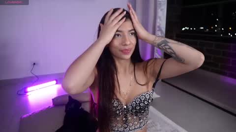 Snapshot of vero_cam chatting on 03/11/25, 05:05 vero_cam online show from 03/11/25, 05:05