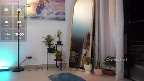 Snapshot of vero_cam chatting on 09/24/25, 03:32 vero_cam online show from 09/24/25, 03:32