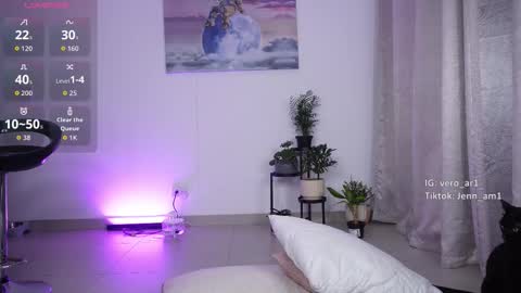 Snapshot of vero_cam chatting on 10/30/25, 03:52 vero_cam online show from 10/30/25, 03:52