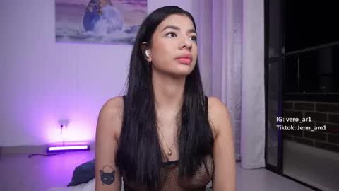 Snapshot of vero_cam chatting on 11/13/25, 12:09 vero_cam online show from 11/13/25, 12:09