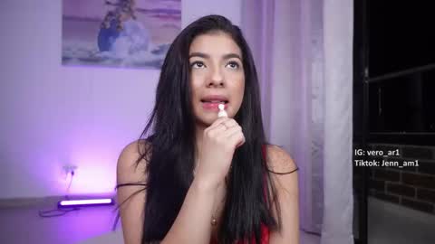 Snapshot of vero_cam chatting on 11/16/25, 11:10 vero_cam online show from 11/16/25, 11:10