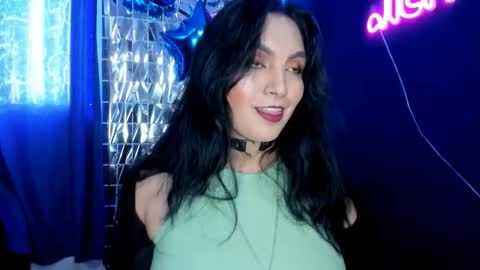 Snapshot of vero_jhonson chatting on 09/20/25, 03:46 karolina online show from 09/20/25, 03:46