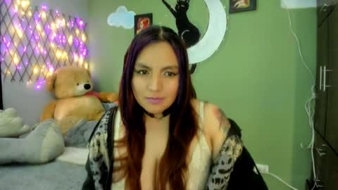Snapshot of vero_jhonson chatting on 06/05/26, 02:56 karolina online show from 06/05/26, 02:56