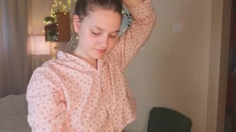 Snapshot of verocat chatting on 10/09/25, 06:33 Veronica online show from 10/09/25, 06:33