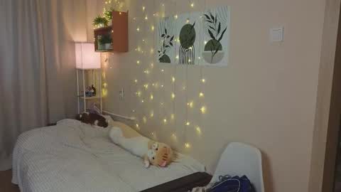 Snapshot of verocat chatting on 10/28/25, 05:55 Veronica online show from 10/28/25, 05:55