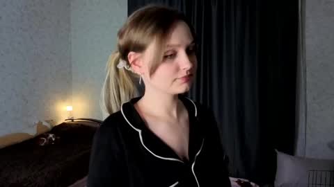 Snapshot of verocat chatting on 05/23/26, 06:34 Veronica online show from 05/23/26, 06:34