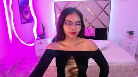 Snapshot of verohoneymoon chatting on 04/01/26, 05:08 Veronica online show from 04/01/26, 05:08