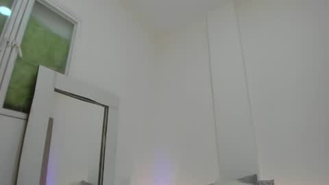 Snapshot of verohoneymoon chatting on 04/25/26, 11:24 Veronica online show from 04/25/26, 11:24