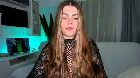 Snapshot of veronarolls chatting on 03/01/25, 08:10 Lolitalolz online show from 03/01/25, 08:10