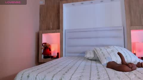 Snapshot of veronica_garciaa chatting on 11/28/25, 11:35 Johovanna online show from 11/28/25, 11:35