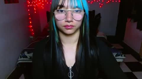 Veronica online show from 11/24/25, 12:32