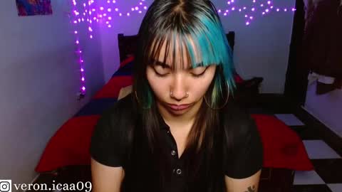 Veronica online show from 12/20/25, 12:51