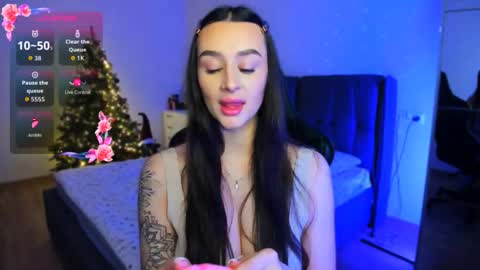 Veronica online show from 12/17/25, 09:43