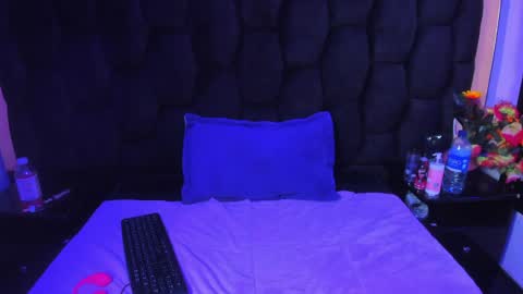 Snapshot of veronicacream_ chatting on 04/01/26, 04:35 VeronicaCream online show from 04/01/26, 04:35