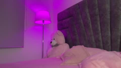 Miss Veronica dussan  Tw Veronicasm     IG Ashveronica  online show from 05/05/26, 12:07