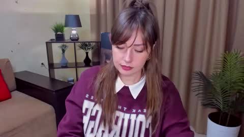 Snapshot of veronicafreman chatting on 10/13/25, 09:31 Veronica online show from 10/13/25, 09:31