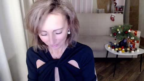 Snapshot of veronicagilbert chatting on 12/24/24, 05:16 Helen online show from 12/24/24, 05:16
