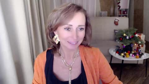 Snapshot of veronicagilbert chatting on 12/26/24, 10:59 Helen online show from 12/26/24, 10:59