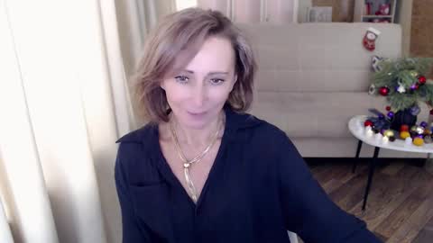 Snapshot of veronicagilbert chatting on 01/05/25, 08:32 Helen online show from 01/05/25, 08:32