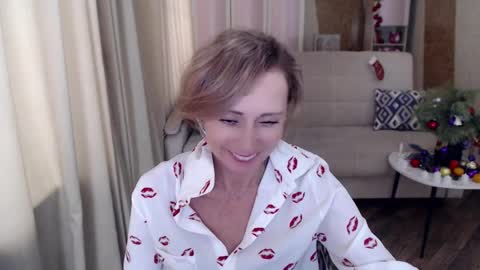 Snapshot of veronicagilbert chatting on 01/10/25, 07:57 Helen online show from 01/10/25, 07:57